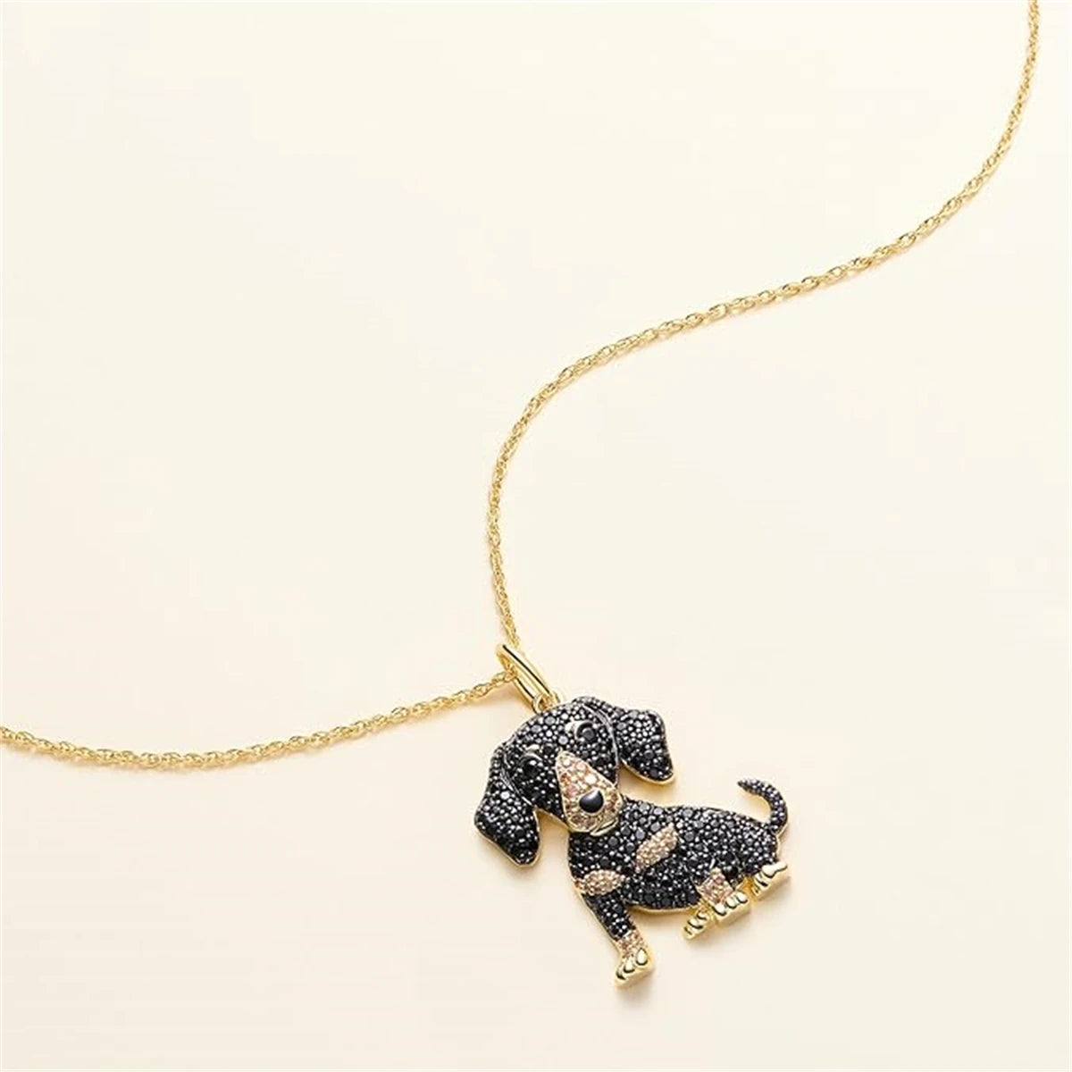 1Pc Cute Dachshund Pendant Necklace Exquisite Women's Shining Rhinestone Pet Puppy Jewelry Accessories Dog Lovers Holiday Gift